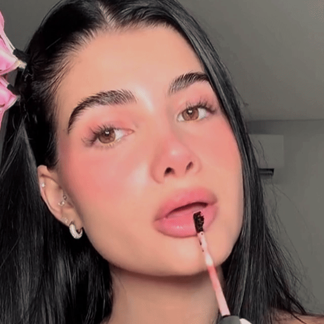 VEXARRA STAY-N™ LIP LINER